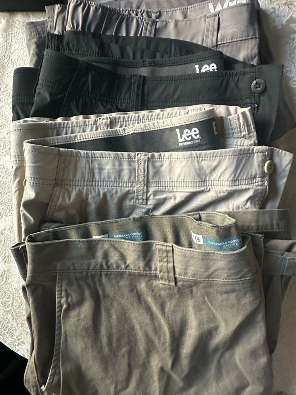 Four Men’s Classic Casual Shorts Black and Gray and Olive /cacky
